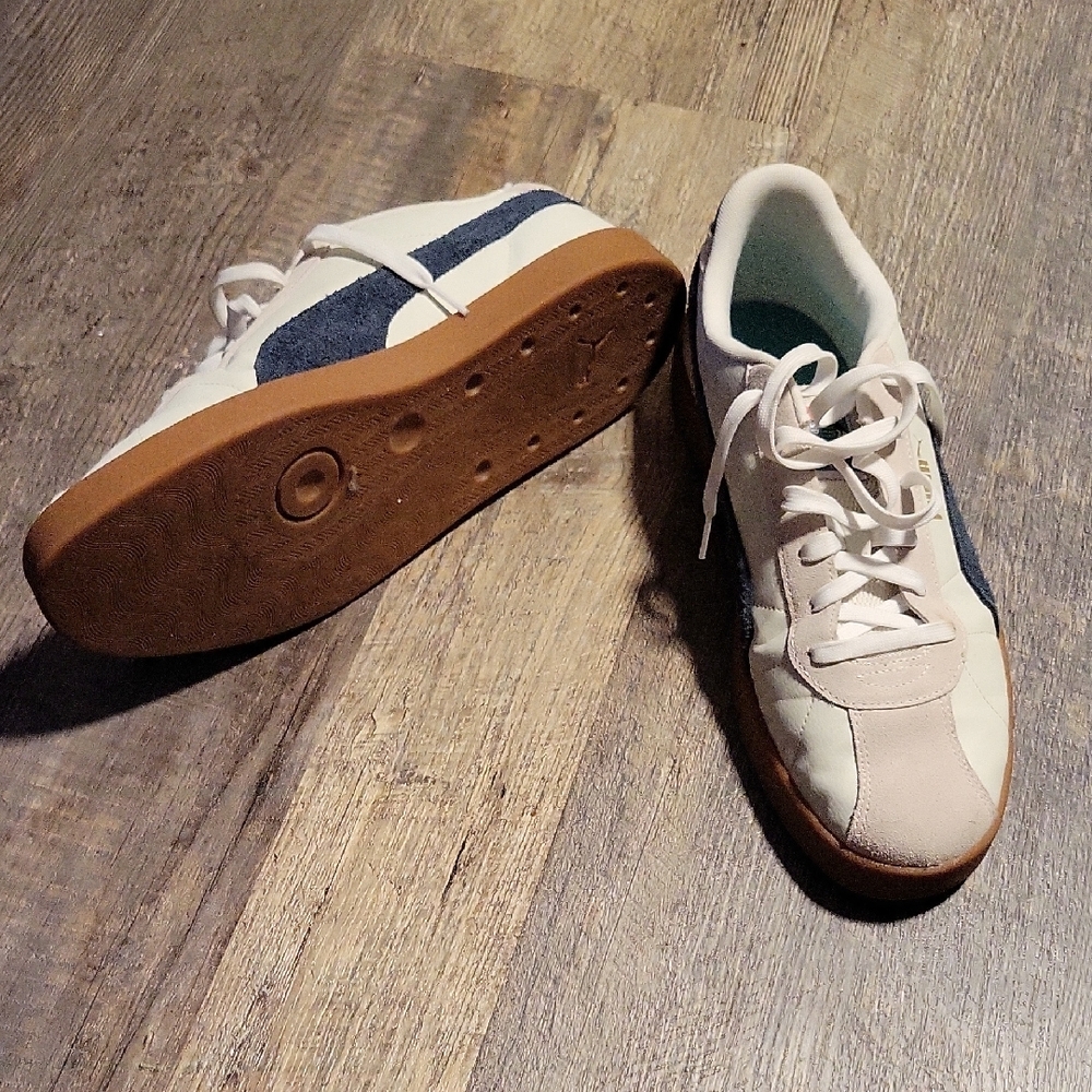 Puma White and Navy Sneakers - Picture 4 of 6